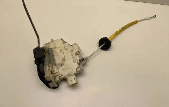Audi A3 S3 A3 Sportback 8P Front door lock 4F1837016