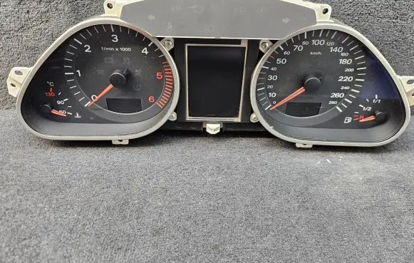 Audi A6 S6 C6 4F Speedometer (instrument cluster) 4F0920931F 4F0910930A 503000732302