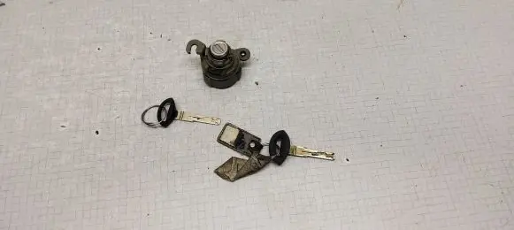 Saab 9-3 Ver2 Coupe door lock (next to the handle) 