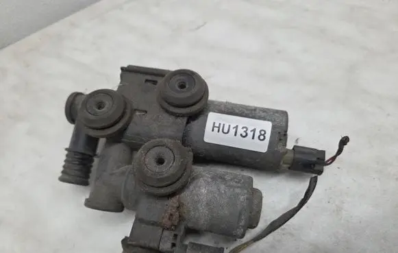 BMW 3 E46 Coolant heater control valve 8369807 64118369807 1147412149