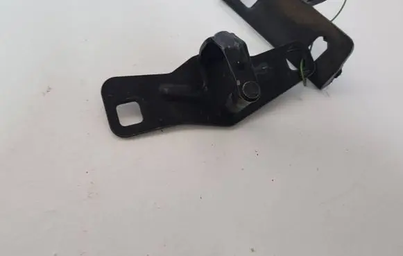Audi A5 8T 8F Loading door lock loop/hook striker 8T0827507