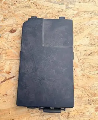 Volkswagen Golf V Battery box tray cover/lid 1K0915443