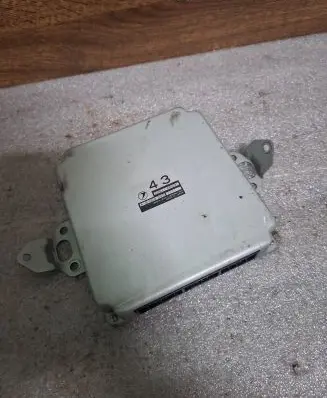 Subaru Legacy Engine control unit/module 22611AE031 A18000DS5