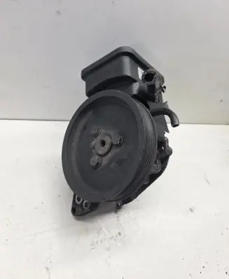 BMW 3 E46 Power steering pump 6756575
