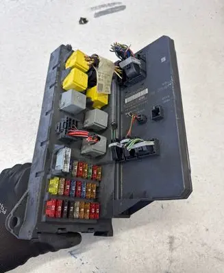 Mercedes-Benz Sprinter W906 Fuse module A9069006303 A9069017501