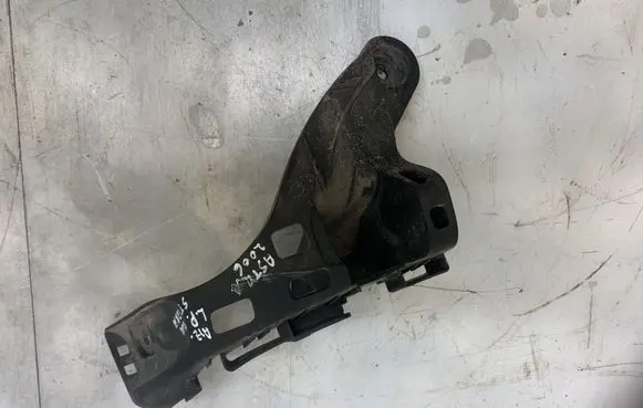 Opel Astra H Bumper support mounting bracket corner 