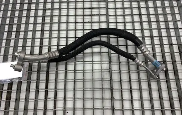 Jeep Cherokee Air conditioning (A/C) pipe/hose P68288396AA