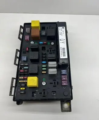 Opel Astra H Fuse module 13206751 5DK00866814