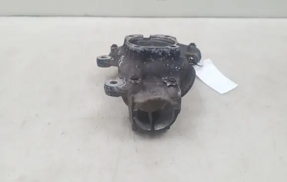BMW 5 E60 E61 Front wheel hub spindle knuckle 6760953