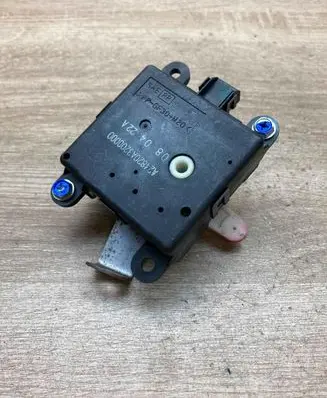 Nissan Qashqai Air flap motor/actuator A24820A32 080422A