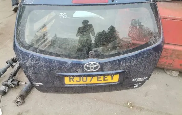 Toyota Corolla Verso E121 Tailgate/trunk/boot lid
