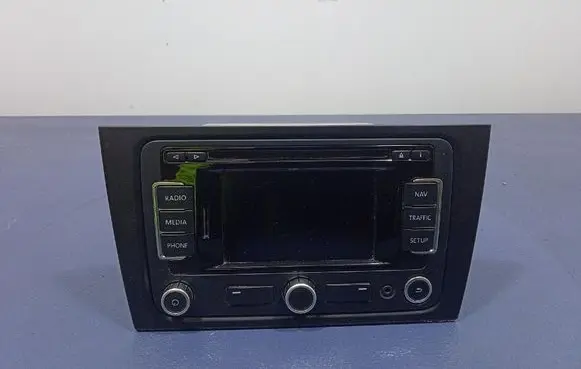 Volkswagen Golf Plus Radio/CD/DVD/GPS head unit 3C0035270B