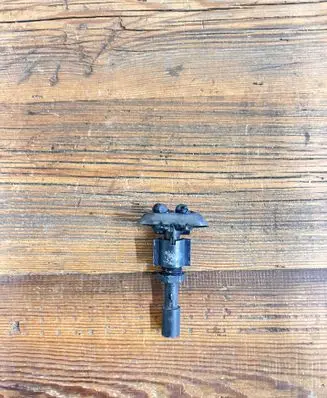 BMW 7 E38 Windshield washer spray nozzle 8370559