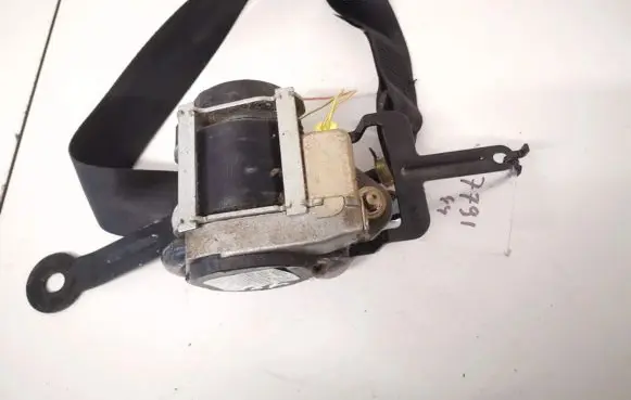 Nissan Primera Front seatbelt 86885av710