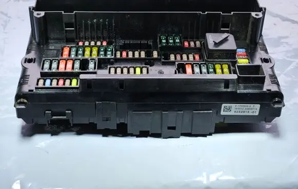 BMW 7 F01 F02 F03 F04 Fuse module 9252815 925281501