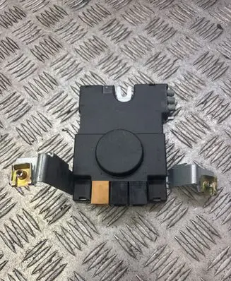 Audi A3 S3 8P Antenna control unit AU350 8P3035225 12016100