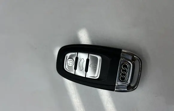 Audi A4 S4 B8 8K Ignition key/card 8K0959754H