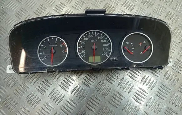 Nissan X-Trail T30 Speedometer (instrument cluster) EQ370