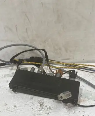 BMW 5 E39 Antenna control unit 65258352774