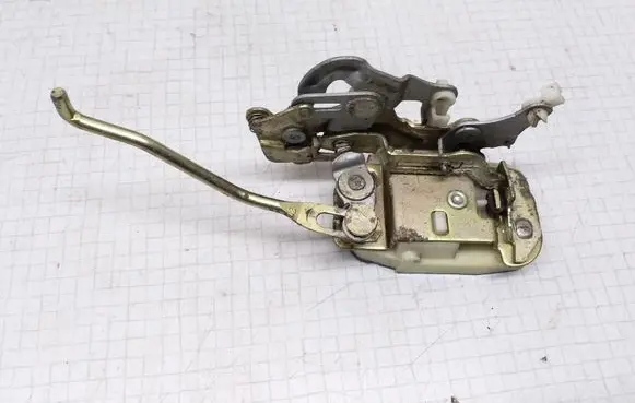 Mitsubishi Galant Rear door lock