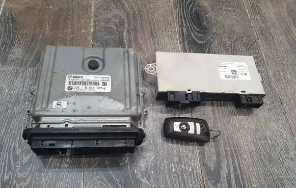 BMW 5 F10 F11 Engine ECU kit and lock set 0281017081 8511385 030011849