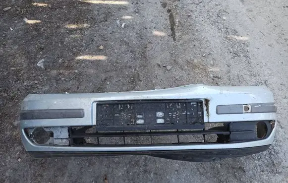 Renault Laguna II Front bumper G000009695 X00909695