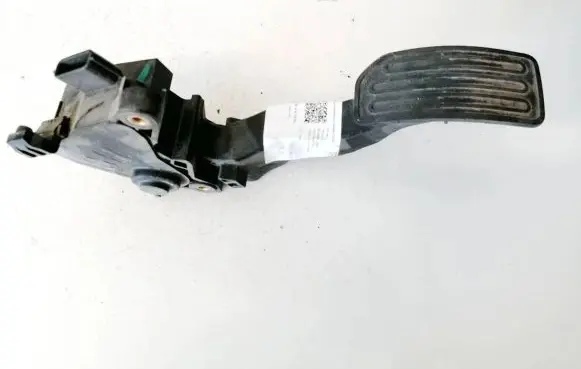 Nissan Micra Accelerator throttle pedal 180021hm0b