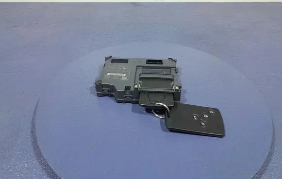 Renault Clio I Ignition lock 285906994R