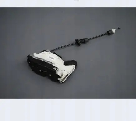 Seat Toledo IV (NH) Rear door lock 5E0839015