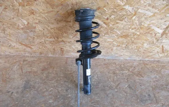 Volkswagen Tiguan Front shock absorber/damper 5QF413031AC
