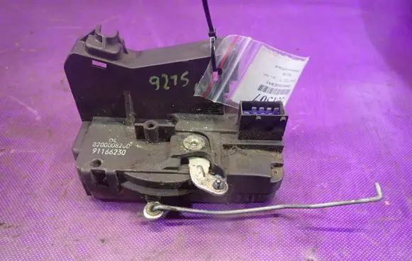 Renault Trafic I Front door lock 91166230