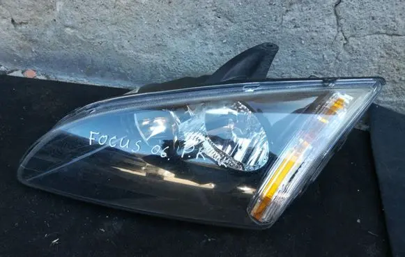 Ford Focus Headlight/headlamp 4M5113W030KE