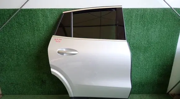 Mercedes-Benz GLA H247 Rear door 