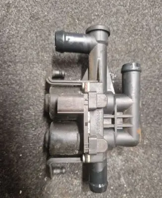 BMW 5 F10 F11 Coolant heater control valve 9119164 11474122 120327