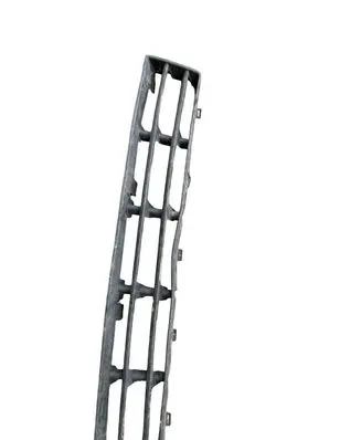 Volkswagen Golf IV Front bumper lower grill 242502