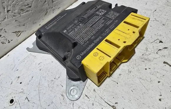 Mercedes-Benz Sprinter W907 W910 Airbag control unit/module 0285015024