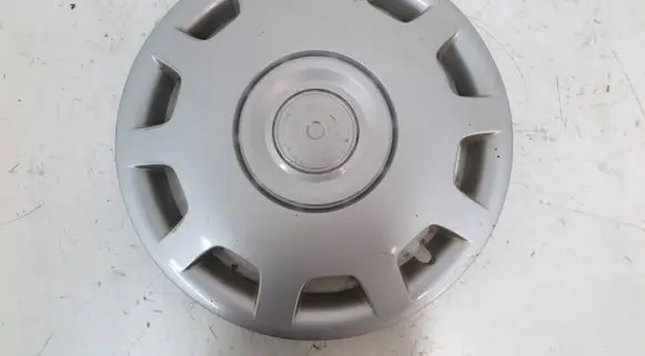 Volkswagen PASSAT B5.5 R15 wheel hub/cap/trim 3B0601147D