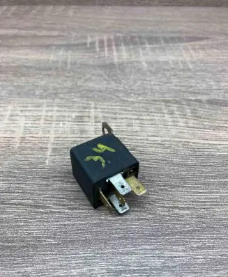 Mazda 323 F Other relay 903747