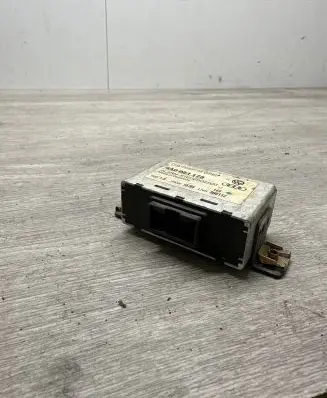 Audi A6 S6 C4 4A Alarm control unit/module 4A0951173