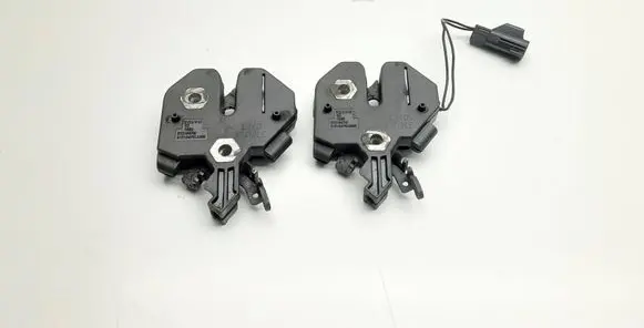 Volvo XC90 Engine bonnet/hood lock/catch 31218474 31218475