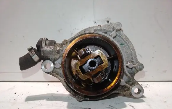 BMW 5 E60 E61 Vacuum pump 700437012