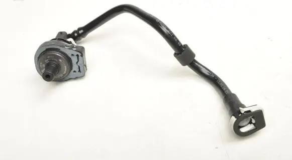 Mercedes-Benz GLC C253 Engine coolant pipe/hose A2064710600