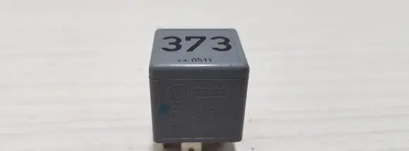 Audi A6 S6 C5 4B Other relay 8D0951253A V23134B52X301