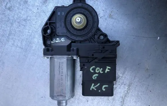 Volkswagen Golf Plus Front door window regulator motor 0130821430