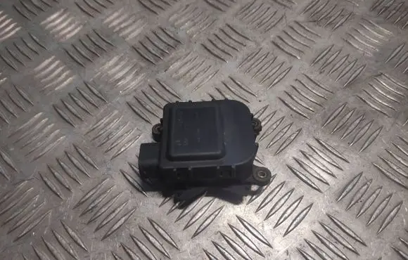 Volkswagen PASSAT B5 Air flap motor/actuator 8D1820511B 0132801149 700035693F00