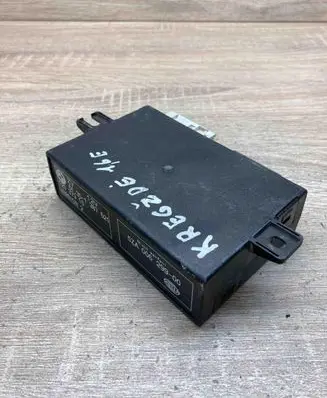 BMW 3 E36 Door central lock control unit/module 1387621 5ZA00629900