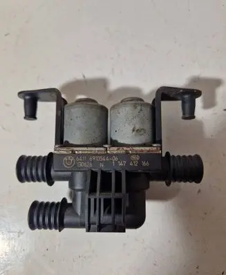 BMW 5 E60 E61 Coolant heater control valve 691054406 130626 1147412166