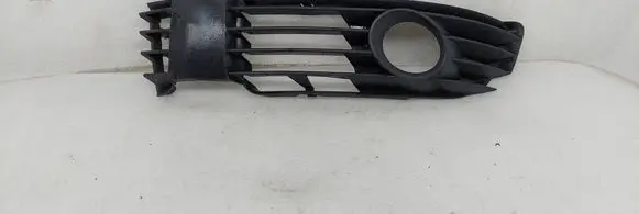 Volkswagen PASSAT B5.5 Front bumper lower grill 3B0853665L