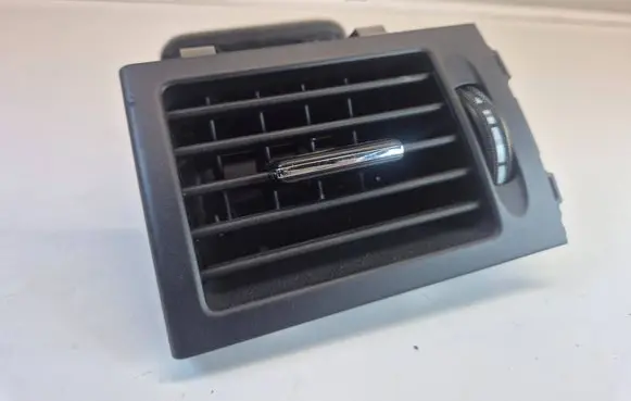 Mercedes-Benz C W204 Dashboard side air vent grill/cover trim A2048300154 5923001
