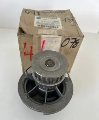 Opel Vectra B Water pump 1334078 9199595 E002240